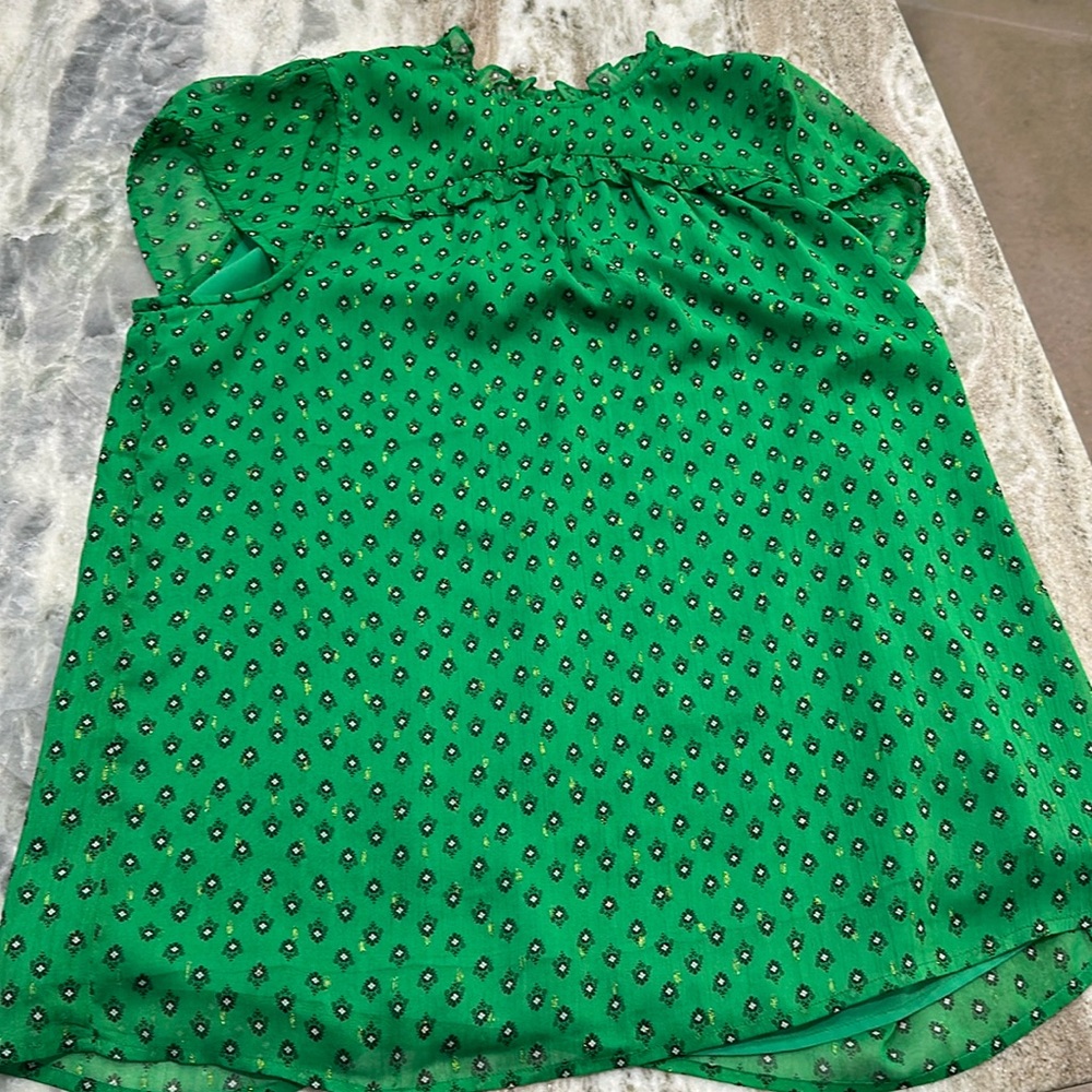 Women’s Kelly Green blouse size large